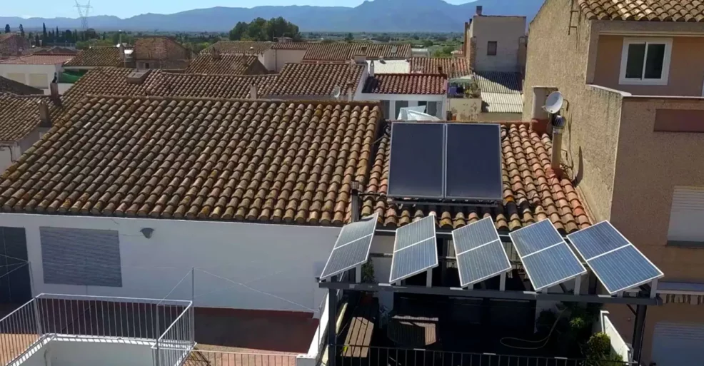 Fotovoltaica y térmica para vivienda
